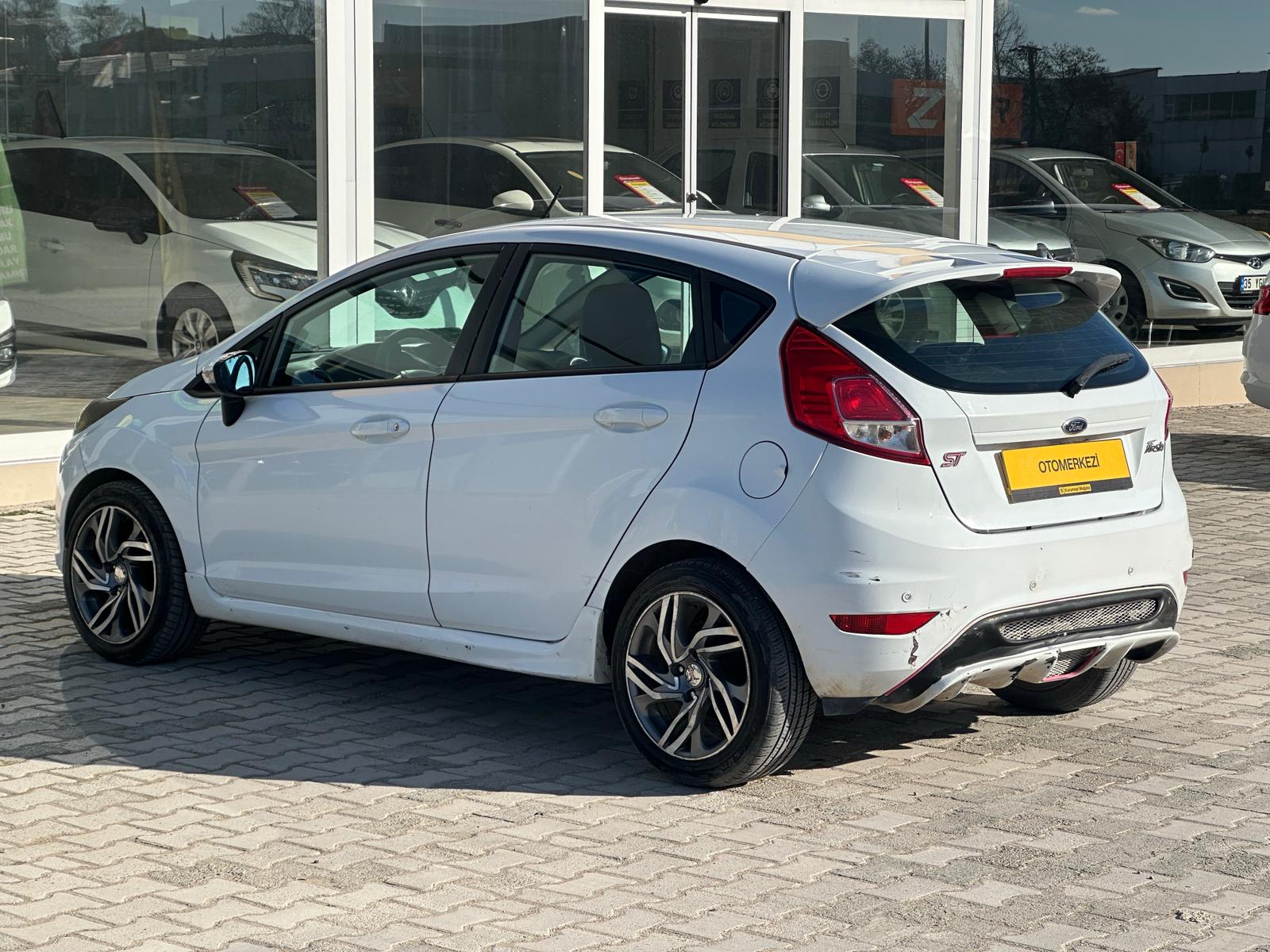 FORD FIESTA 5